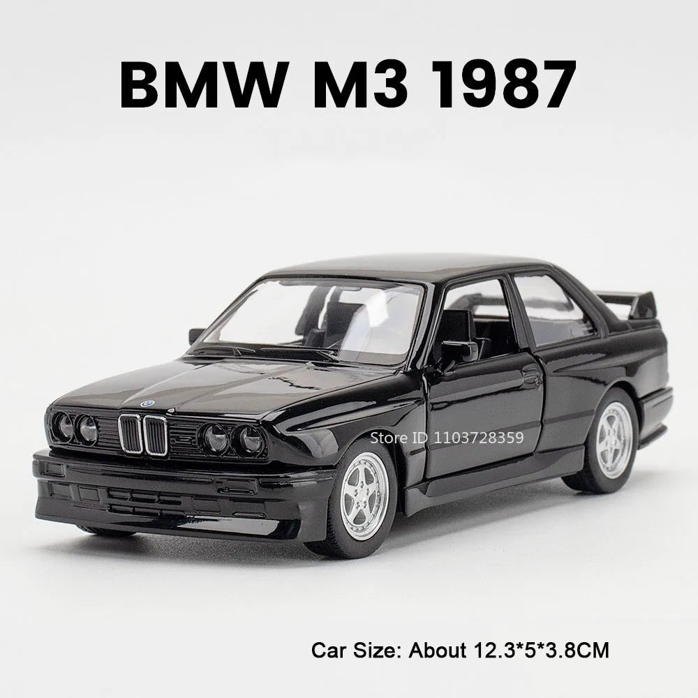 سياره بي ام دبليو لعبه للزينه والجماليه والفخامه