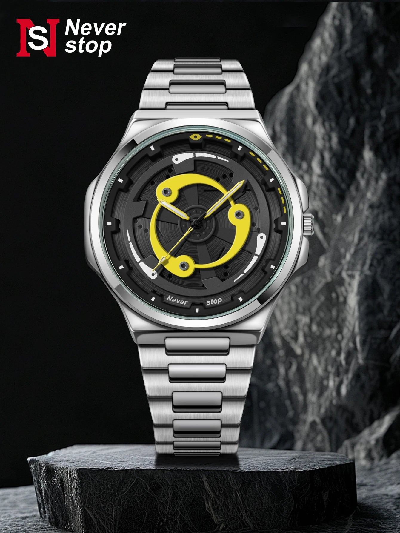 ساعة سبور فاخرة بآلية دوران داخلية مميزة